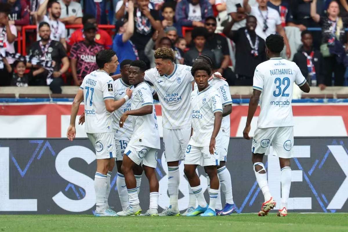 Ligue 1: PSG empata em casa com o Lorient (2-2)