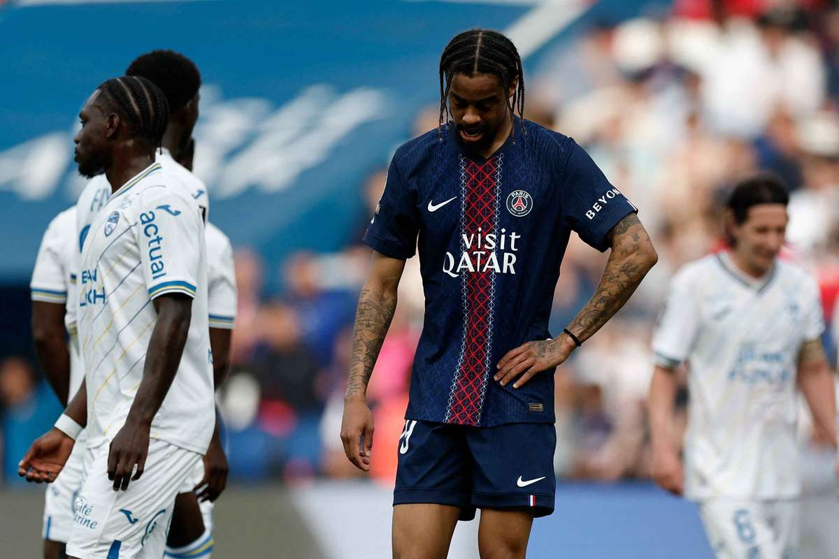 PSG empata com o Lorient e o título da Ligue 1 continua em risco