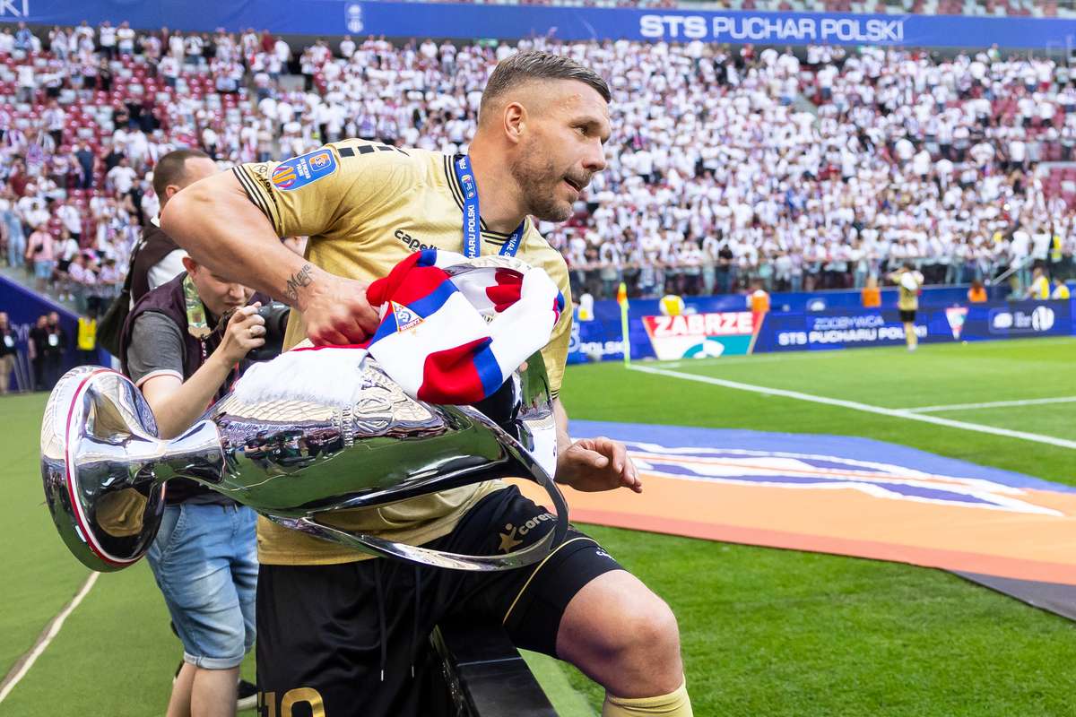 Polónia Podolski contribui para vitória do Górnik Zabrze na taça por 2 a 0