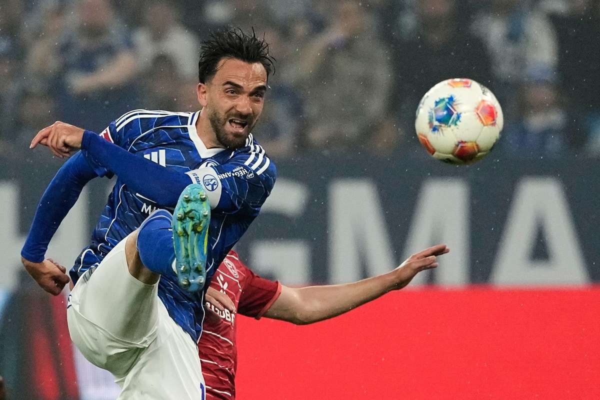 Alemanha: Schalke volta à Bundesliga depois de três anos fora