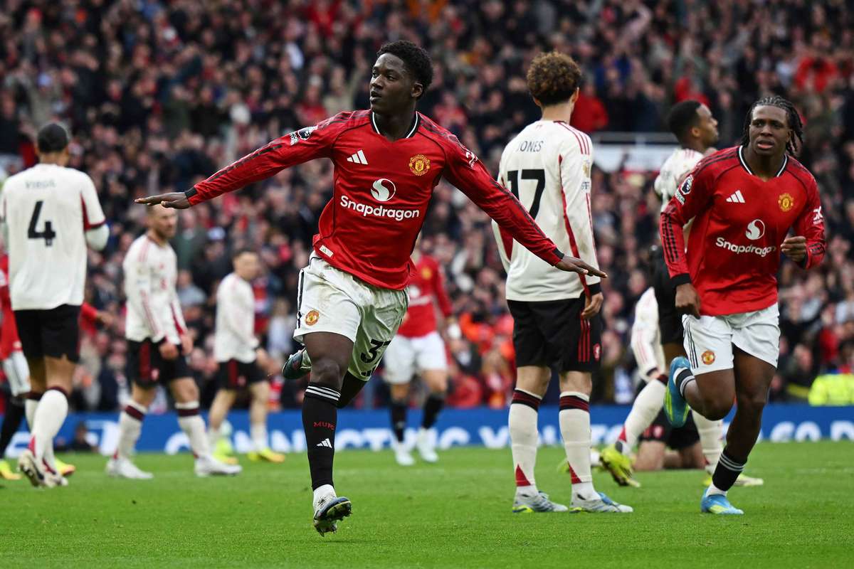 El United resiste la remontada del Liverpool y se asegura un puesto en la Champions (3-2)