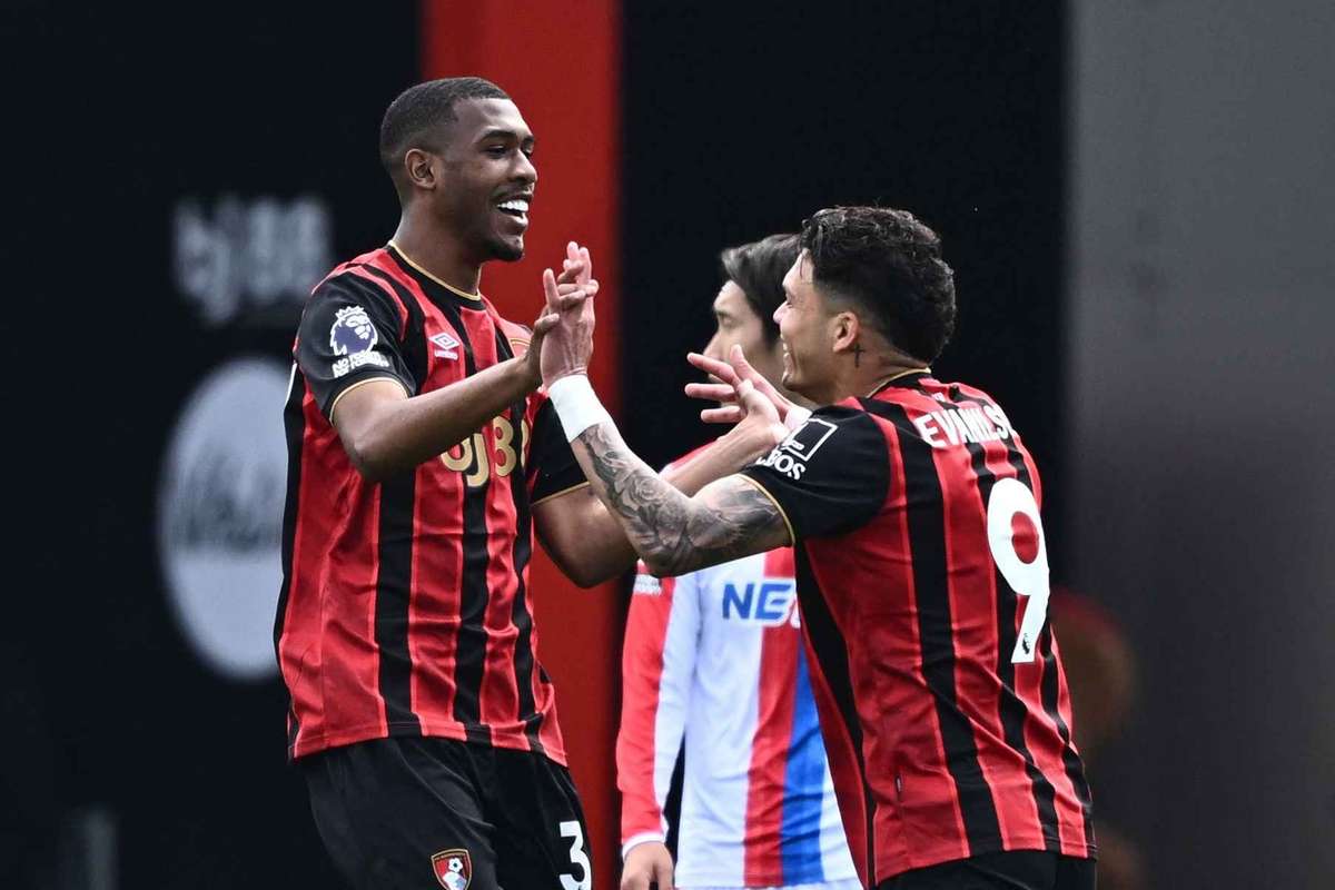 Bournemouth bajo Iraola a un paso de la gloria al aplastar al Palace 3-0