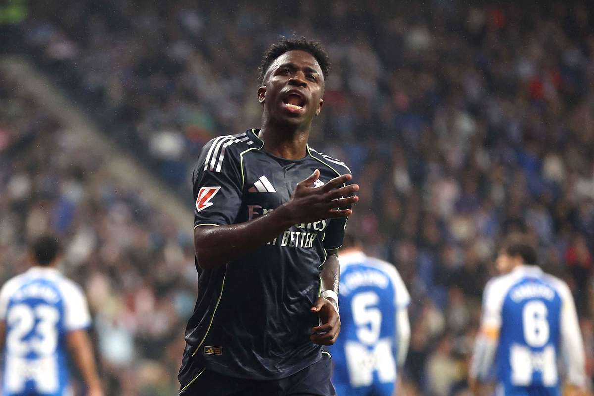 Vini Jr. faz dois golos na vitória do Real Madrid e Barcelona adia conquista antecipada do título