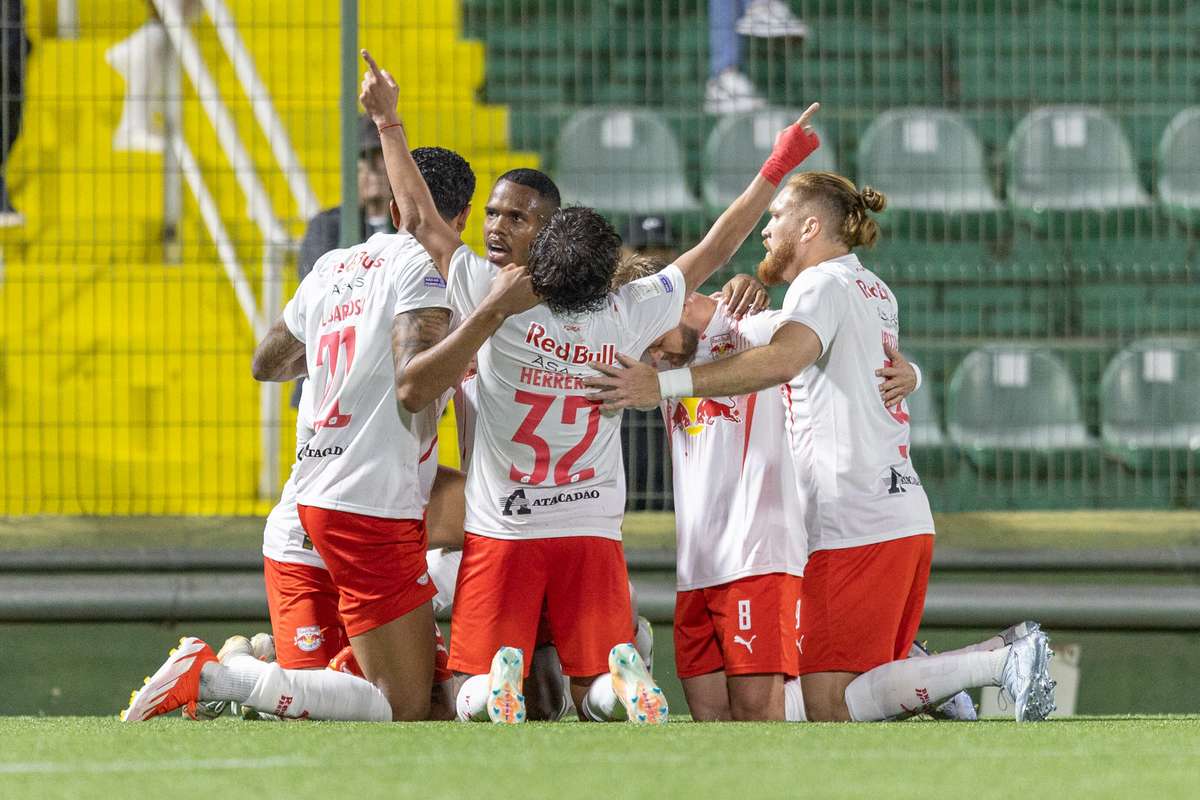 Bragantino vira o jogo frente à Chapecoense e enterra ainda mais o adversário na última posição do Brasileirão