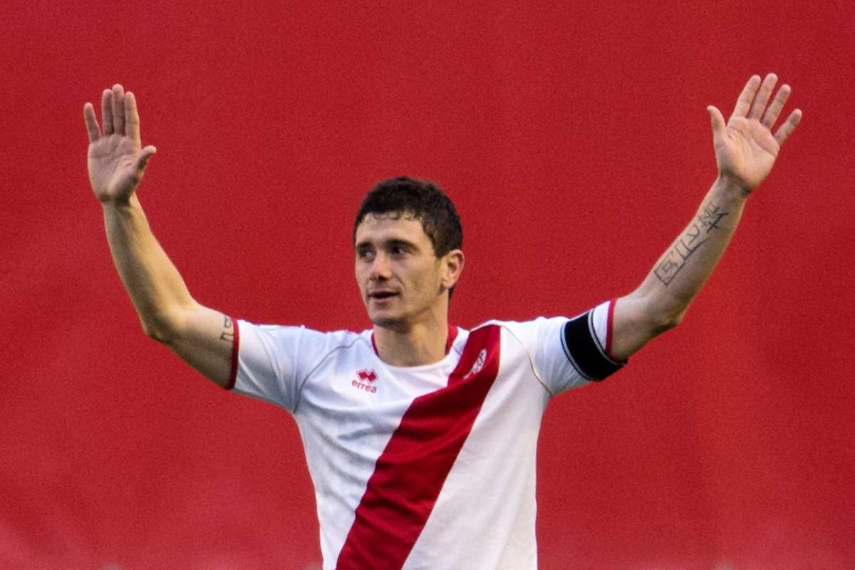 Antigo futebolista do Rayo Vallecano sentenciado por danificar viatura do líder do Atlético Pinto