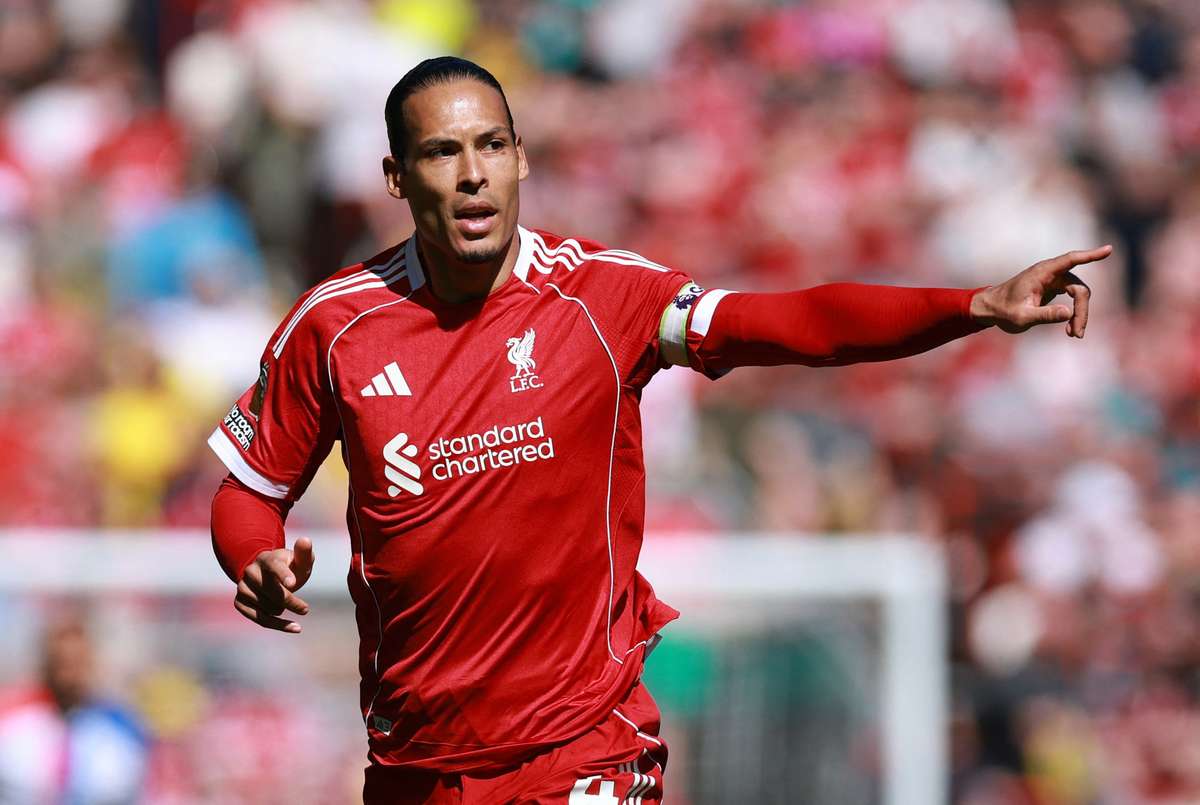 Liverpool-aanvoerder Virgil van Dijk pareert kritiek op trainingsrooster