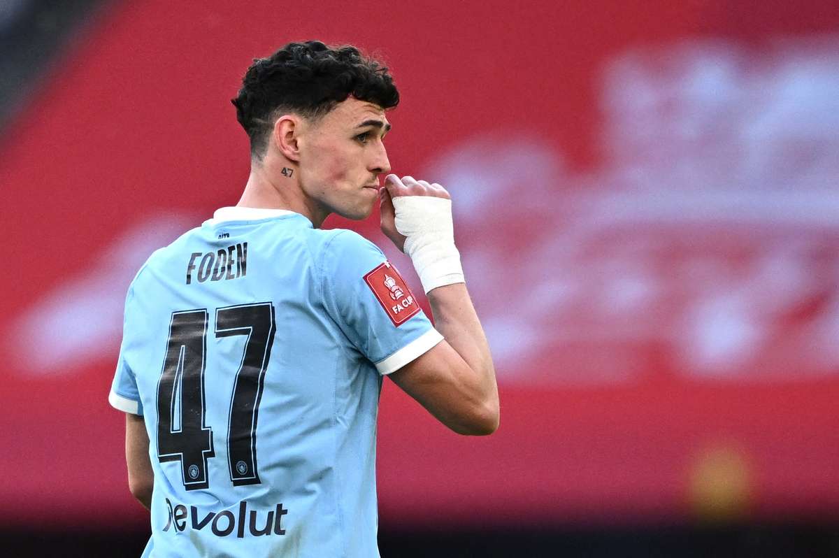 Foden cai de rendimento com Guardiola mas o Manchester City planeia renovacao