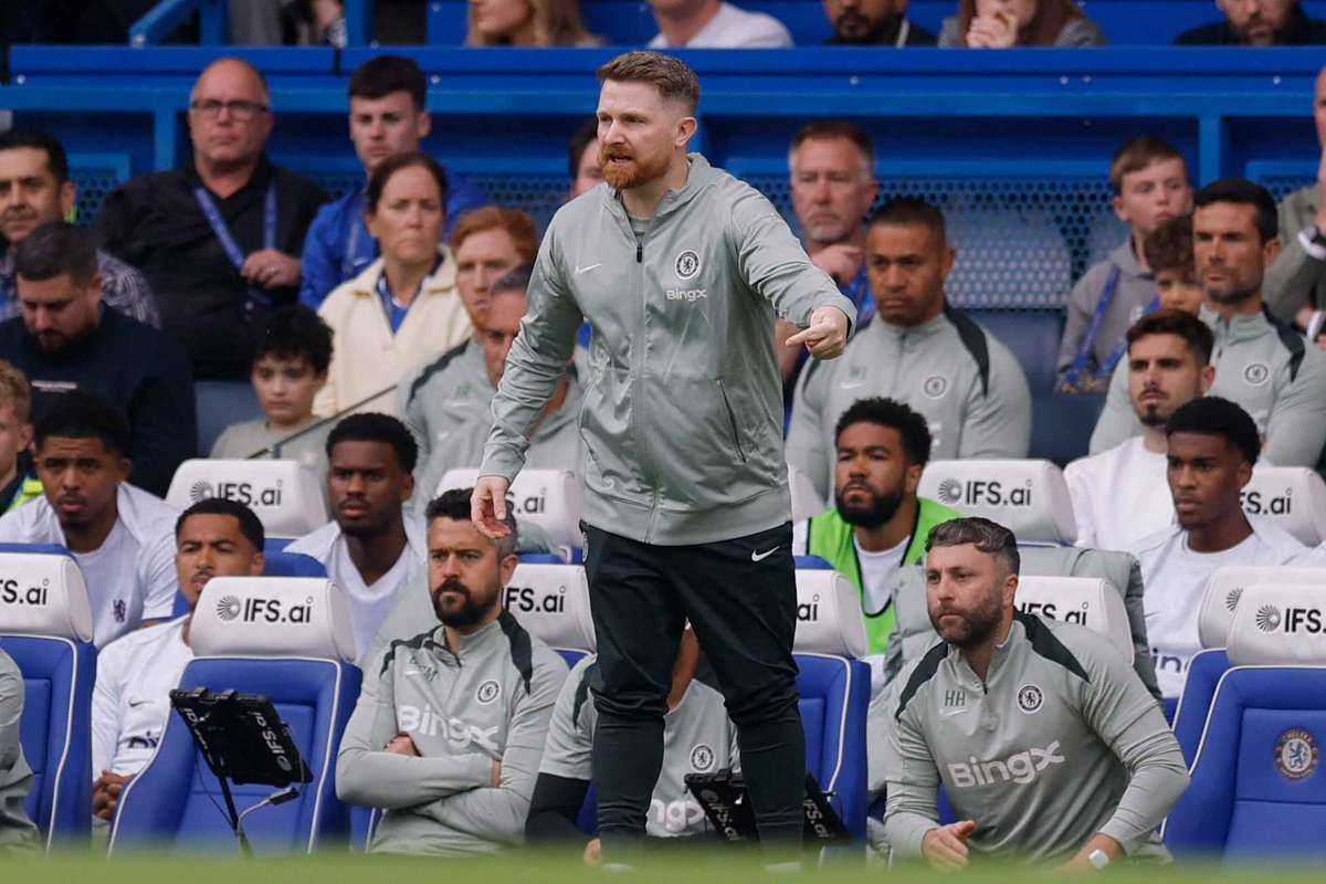 Acting manager McFarlane supports Chelsea squad following Nottingham Forest loss