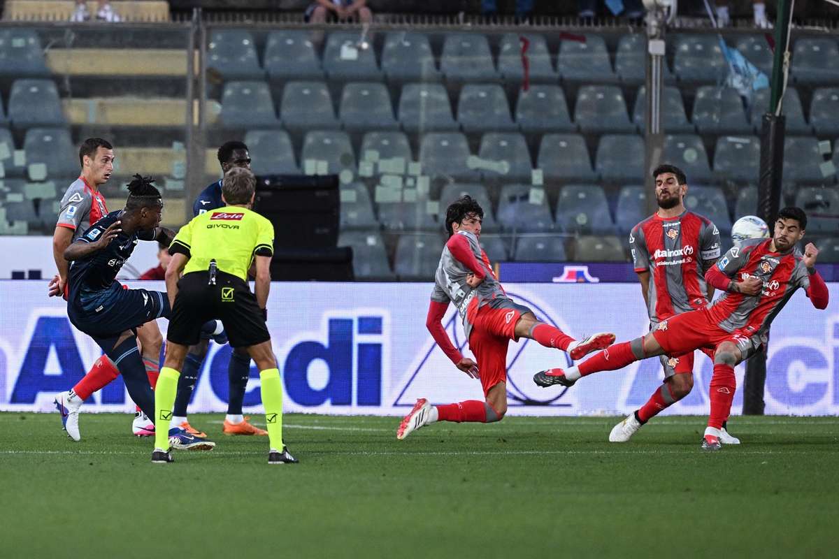 Lazio clinch late victory to push Cremonese nearer to relegation