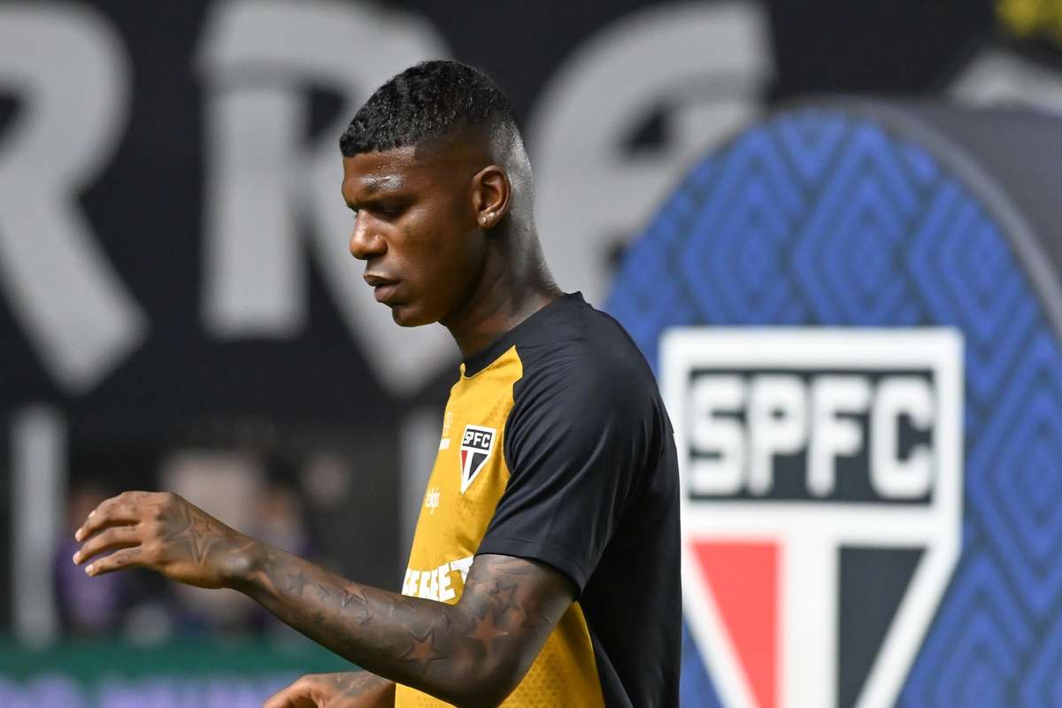 Campeonato Brasileiro Arboleda penalizado por falta de um mês e não regressa ao São Paulo