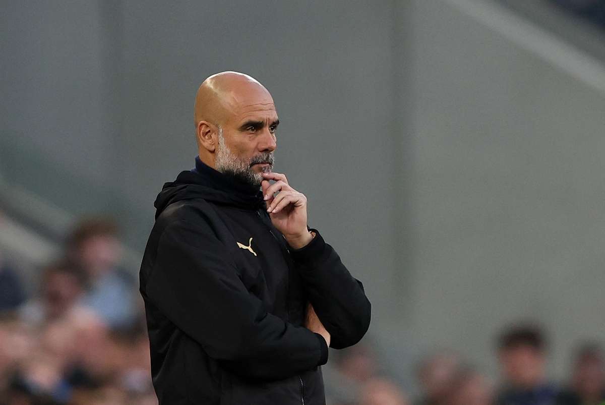 Guardiola reconhece que campeonato inglês escapa ao controlo do City
