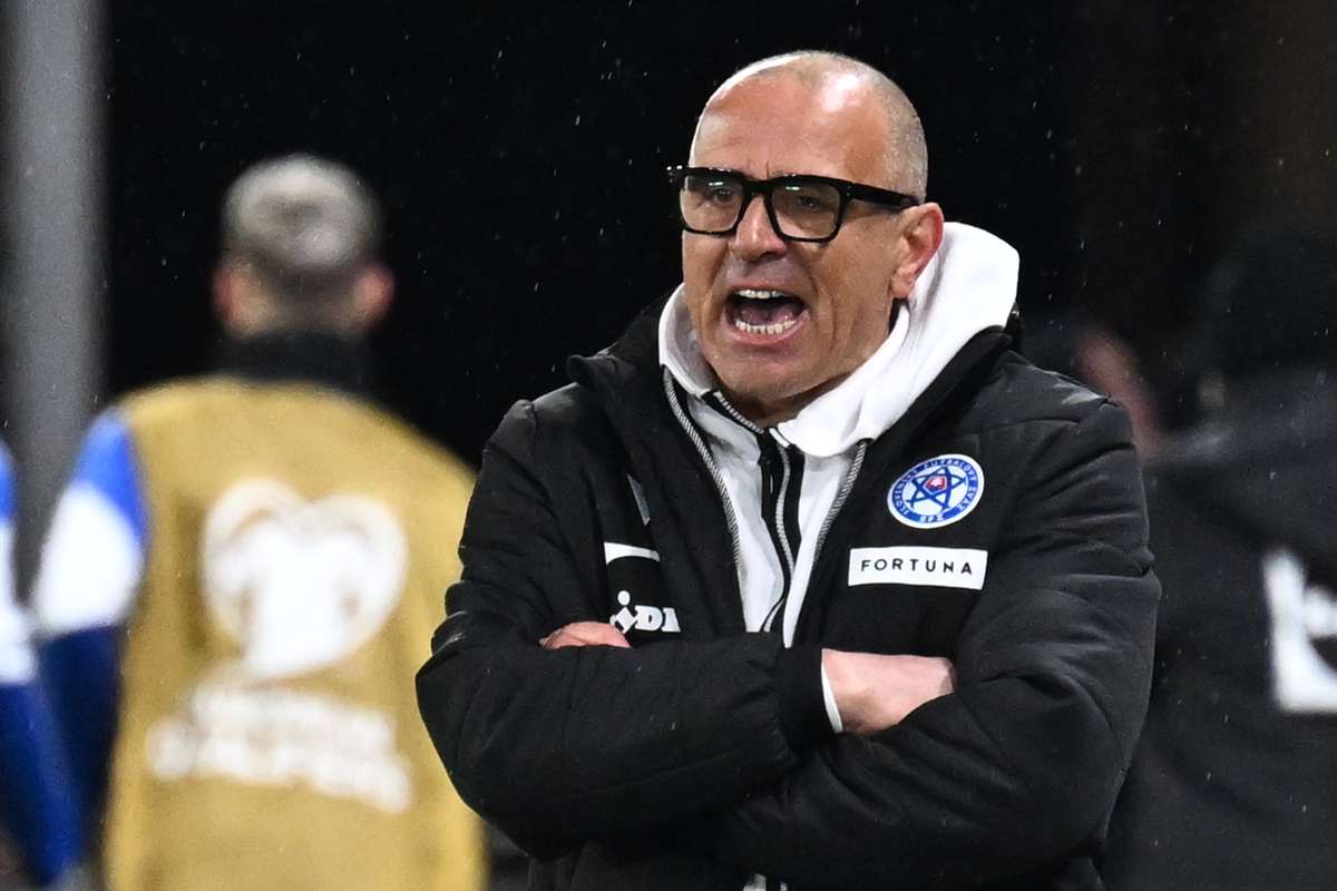 Ex selecionador eslovaco Calzona ambiciona voltar ao futebol de clubes