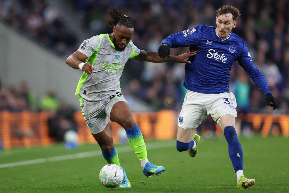 Manchester City repudia ofensas racistas contra Semenyo no empate frente ao Everton