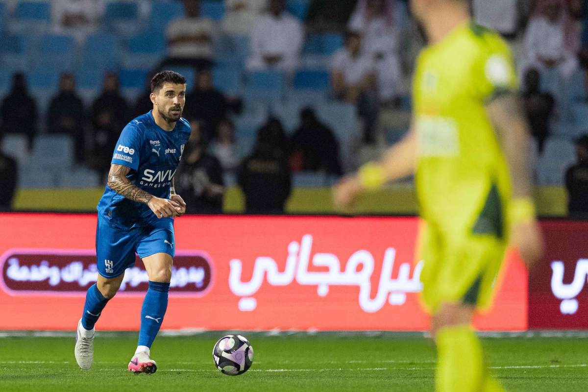 Arábia Saudita: Assistência de Rúben Neves impulsiona Al Hilal para vitória 2-1 e aproxima do Al Nassr
