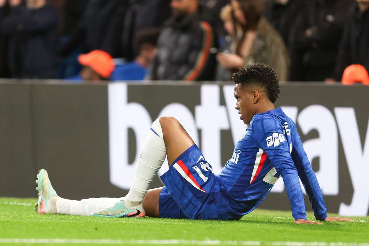 Estêvão do Chelsea volta ao Palmeiras para tratamento de lesão