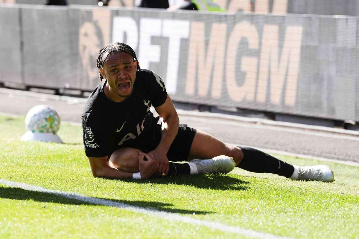 Tottenham partilha novidades sobre Xavi Simons apos cirurgia ao ligamento cruzado anterior