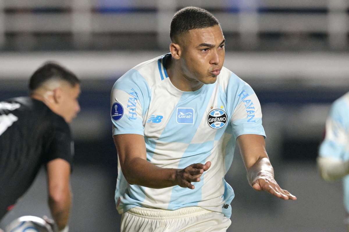 Taça Sul-Americana: Carlos Vinícius aponta golo, Grémio vence Riestra e quebra sequência negativa (0-3)