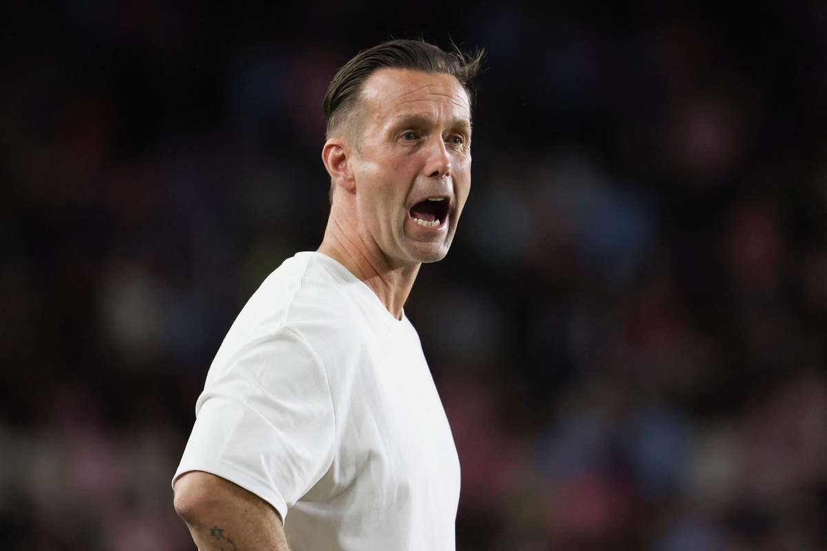 Ronny Deila abandona emblema israelita devido a denúncias de assédio sexual