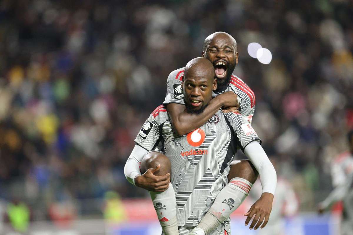 Evidence Makgopa vs Yanela Mbuthuma: who should start for Orlando Pirates in title run-in?