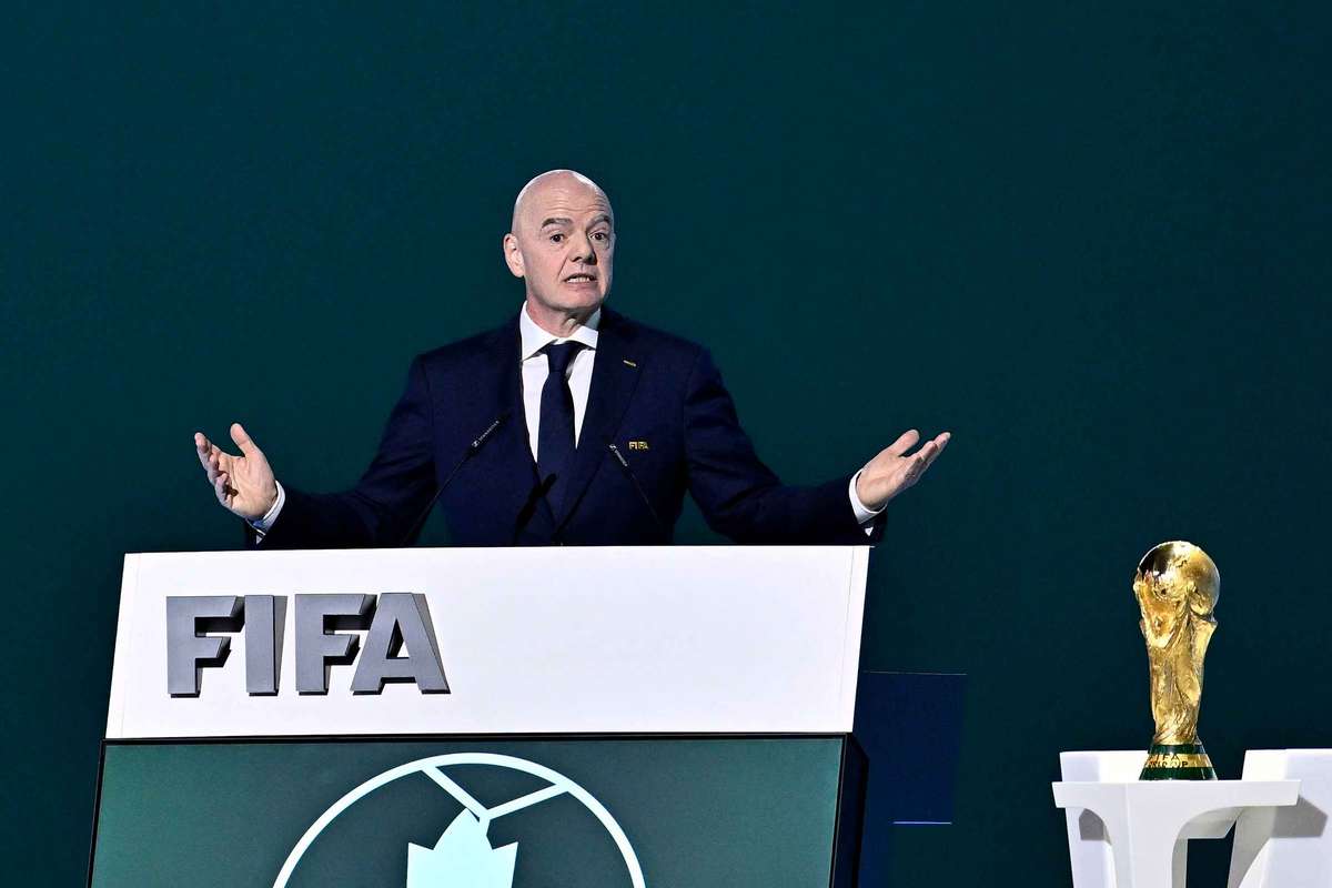 Infantino e os valores dos ingressos para o Mundial: "Eu ofereço um cachorro quente e uma Coca Cola"
