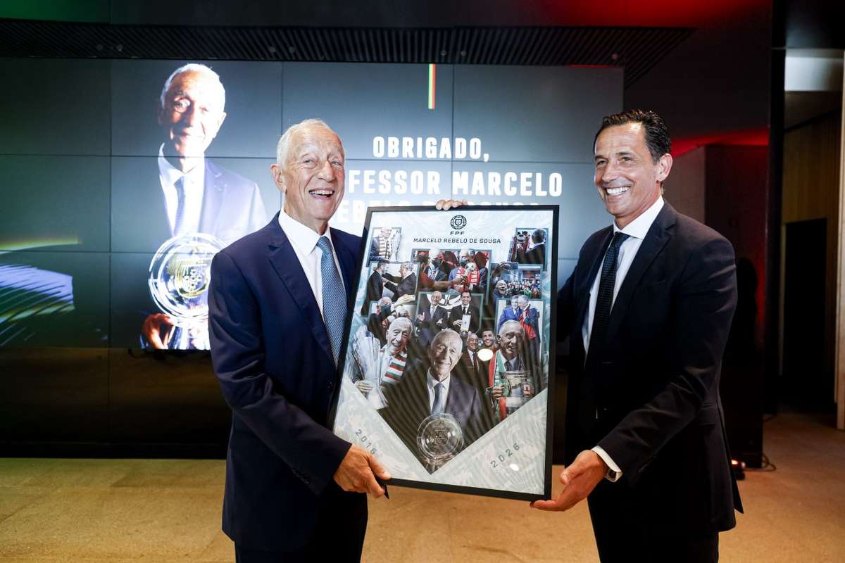 Federação Portuguesa de Futebol rende homenagem a Marcelo Rebelo de Sousa pela dedicação ao desporto