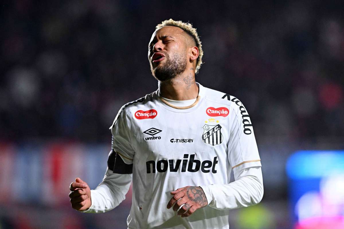 Neymar pede desculpas em público apos incidente com Robinho Jr: "Excedi-me"