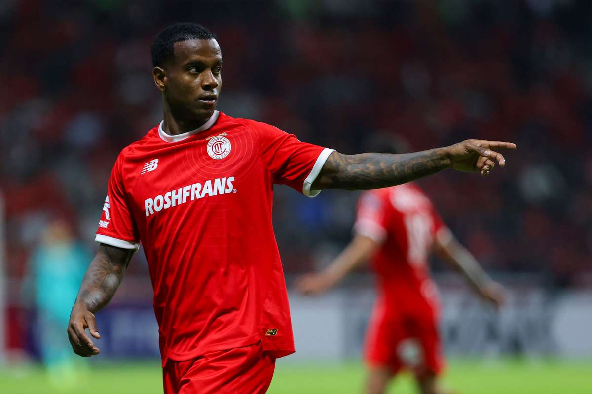 Com golo brasileiro, Toluca golega equipa de Son e avança à final da Concachampions
