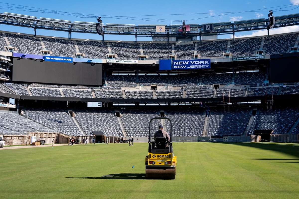 Nach ausgiebiger Erprobung: FIFA bringt WM-Finalrasen nach New Yorks Stadion