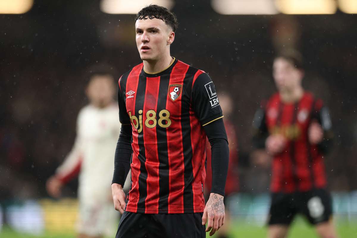 Liga Inglesa Álex Jiménez do Bournemouth suspenso devido a mensagens trocadas com uma menor
