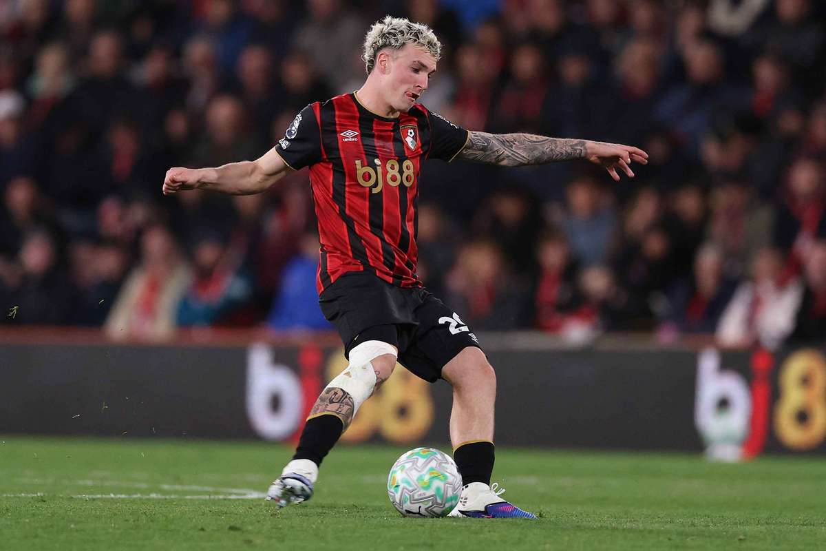 Accusé d'avoir contacté une mineure via messages, Alex Jiménez écarté de l'équipe de Bournemouth