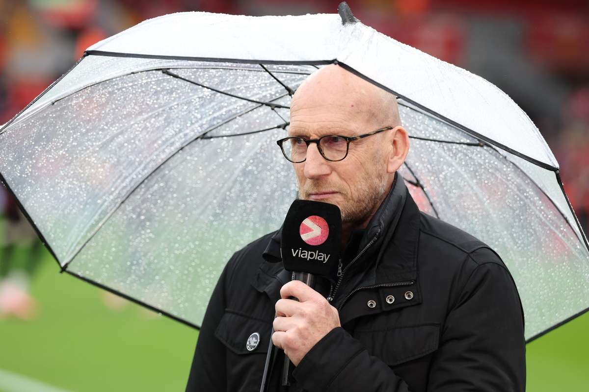 Stam comenta Rooney como possível treinador no Manchester United: "Se essa chance aparecer, deves agarrá-la"