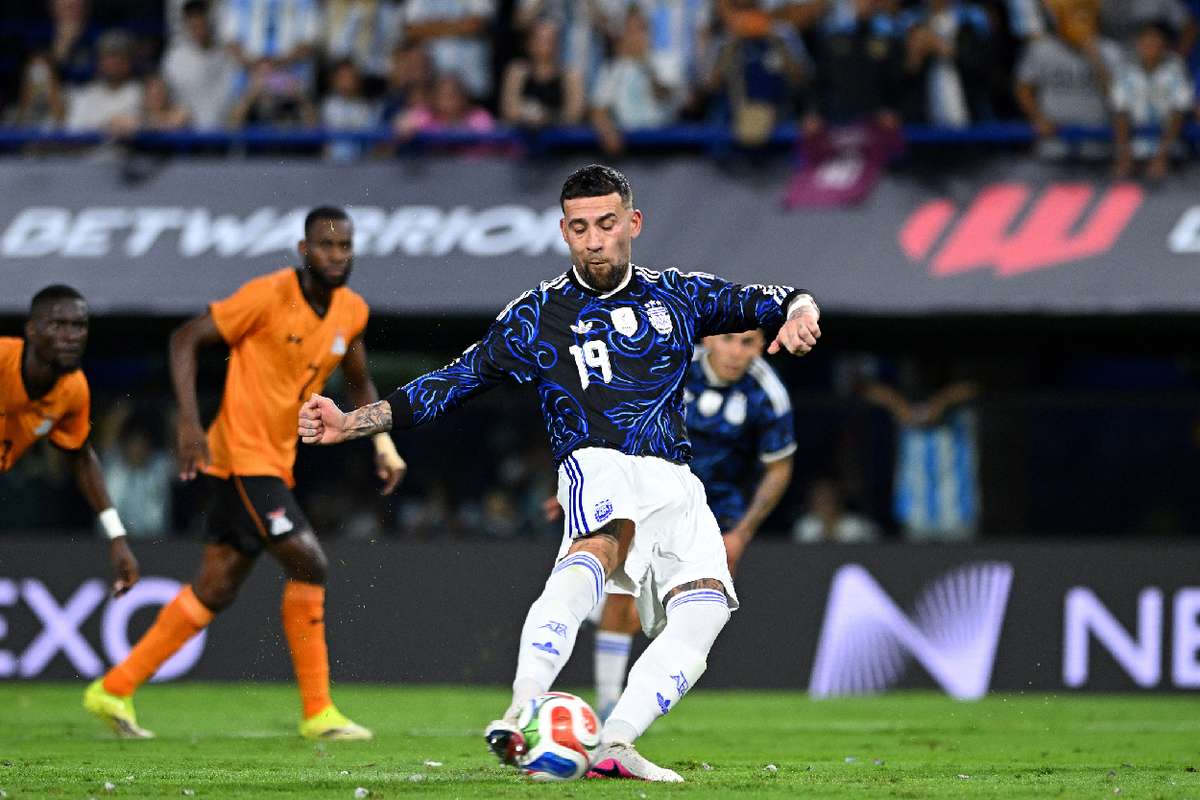 FIFA povolila Nicolasi Otamendimu a Moisésovi Caicedovi účast v úvodních zápasech mistrovství světa