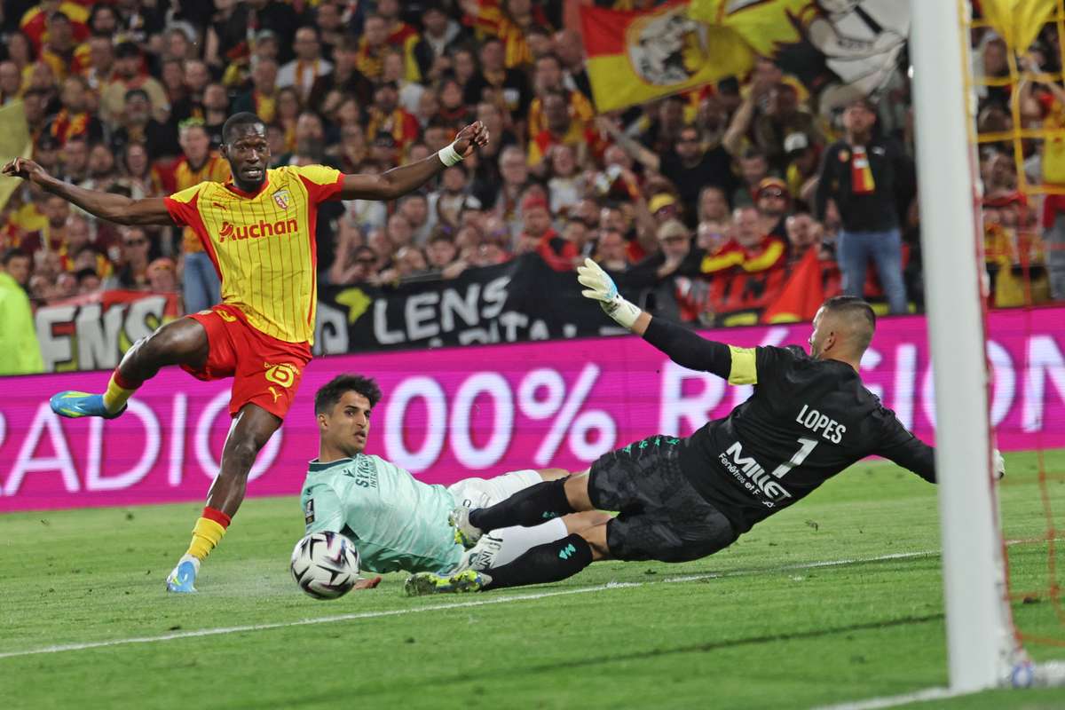 Le jeune Mesloub de 16 ans propulse Lens en Ligue des champions et relègue Nantes en Ligue 2