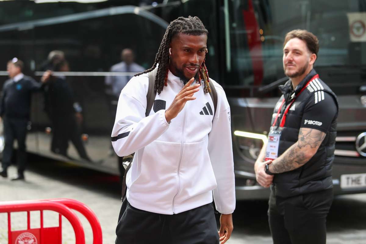 Liga Inglesa: Alex Iwobi Desfalcará o Fulham no Encontro Decisivo com o Bournemouth