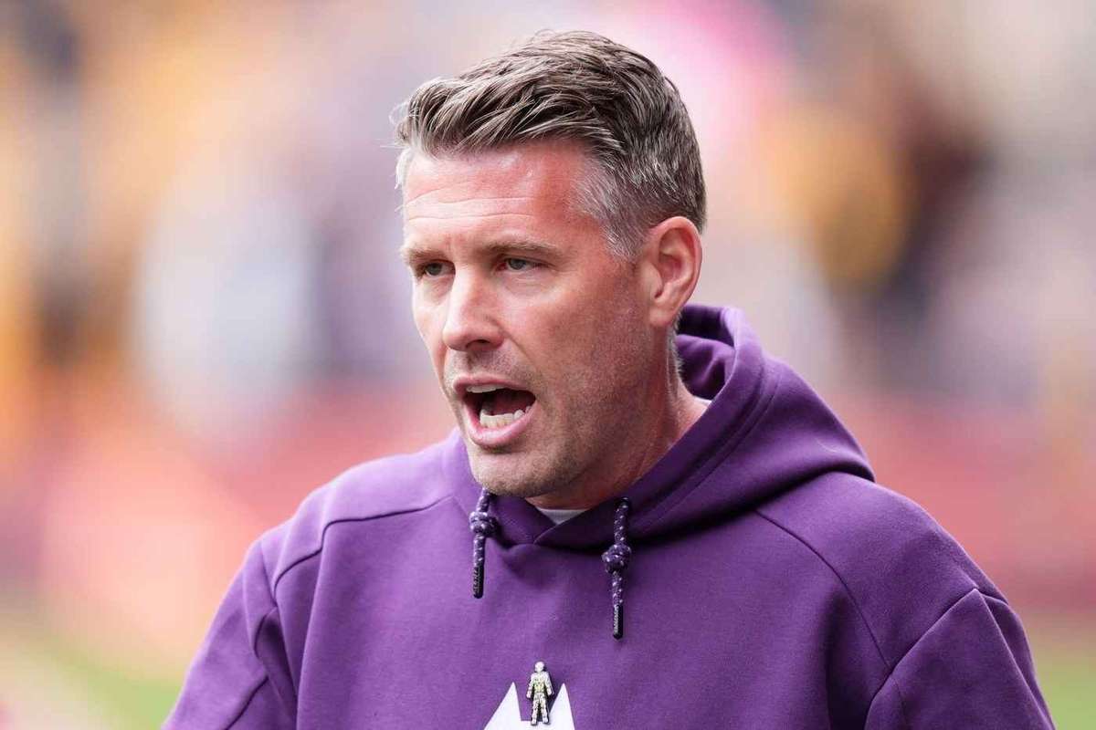 Rob Edwards acredita que o Wolverhampton se prepara para o Championship