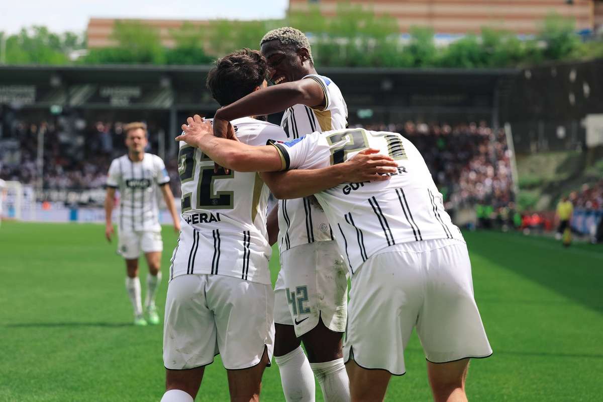 Zum ersten Mal in der Bundesliga? Elversberg in Führung beim Aufstiegskampf