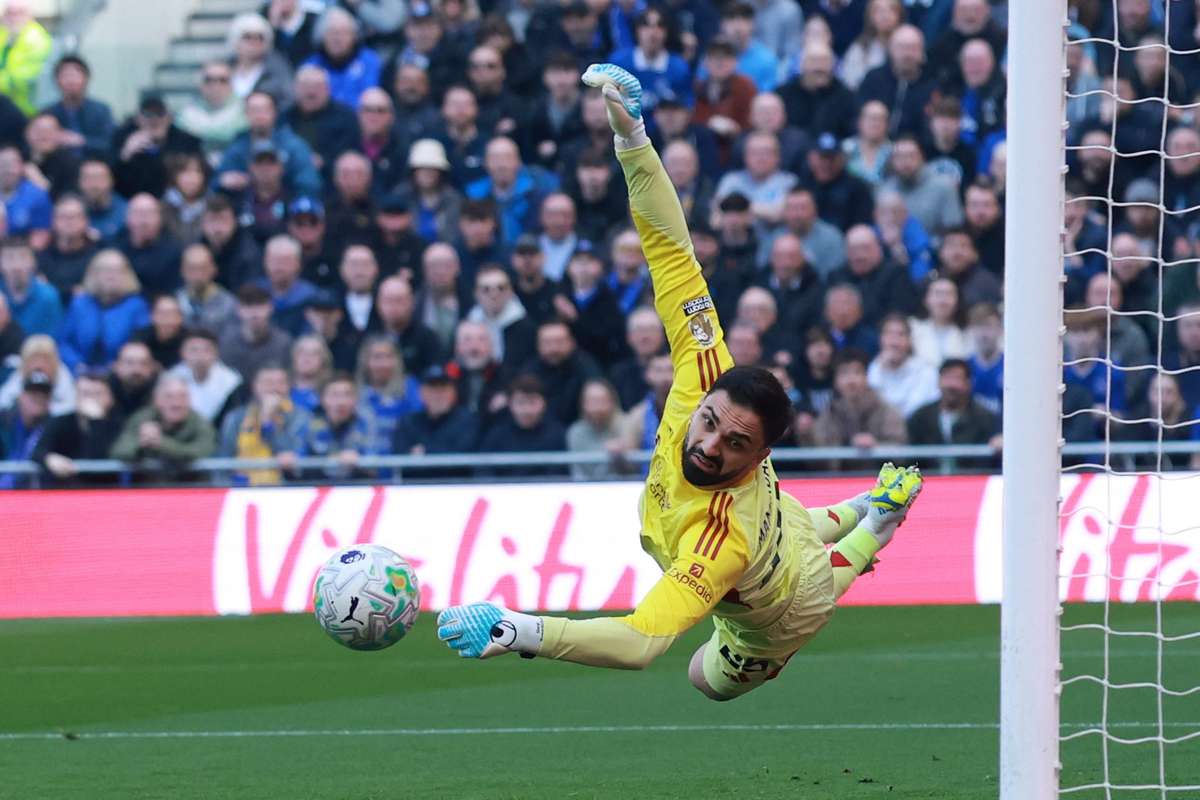 Liverpool ganha apoio na baliza antes do duelo com o Chelsea