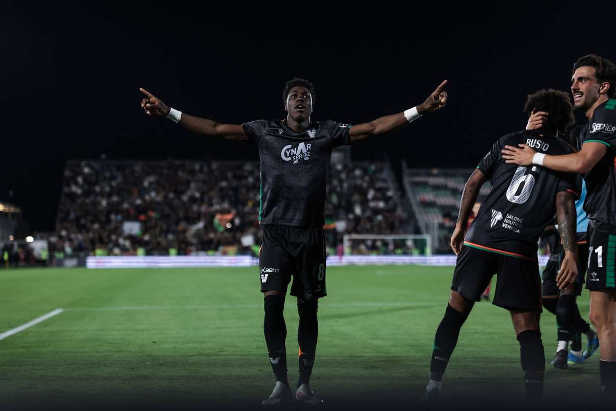 Benfica submeteu oferta formal por Issa Doumbia do Veneza