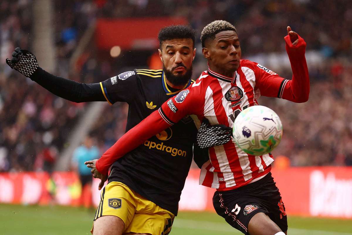 Résolus les Black Cats neutralisent les Red Devils décevants au Stadium of Light