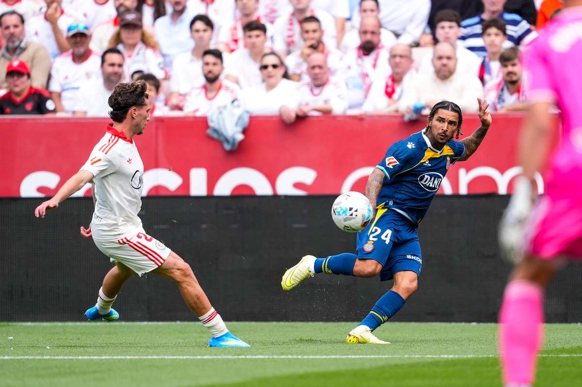 Sevilla remonta ante el Espanyol y alivia su posición en el fondo de LaLiga (2-1)