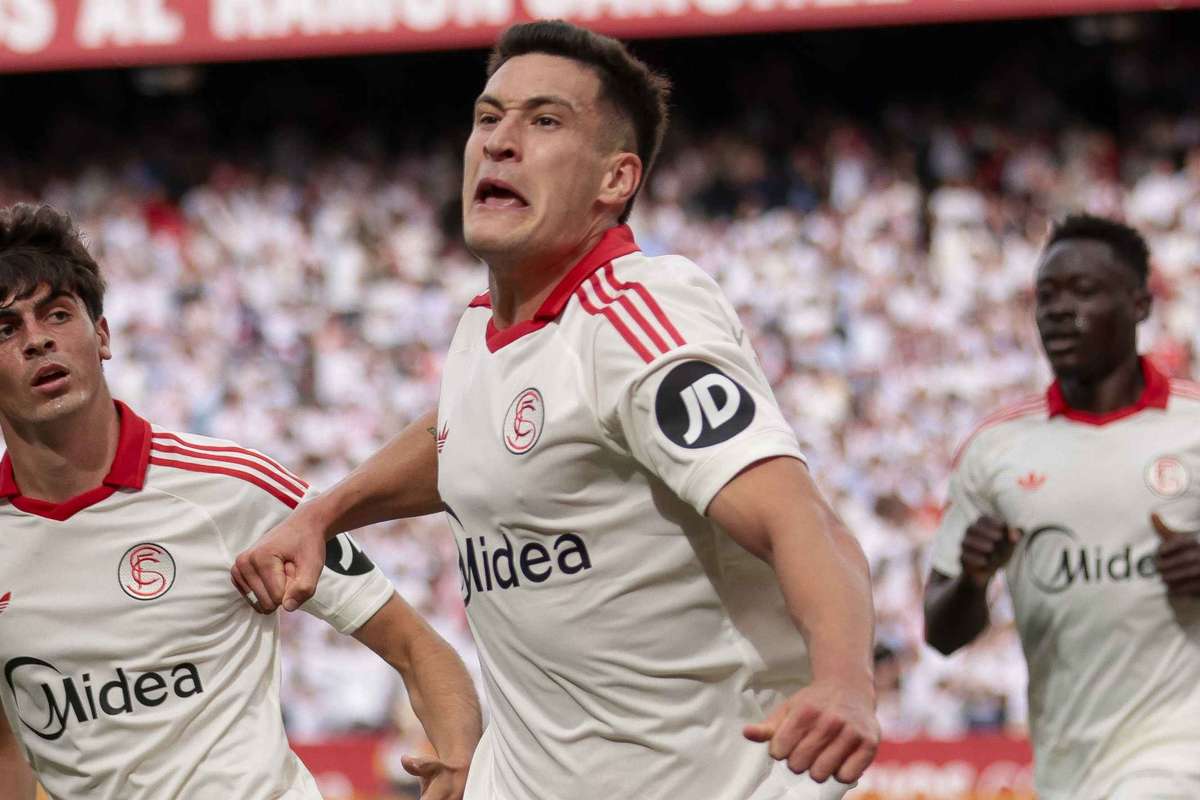 Akor Adams scores late to spark Sevilla's crucial turnaround against Espanyol