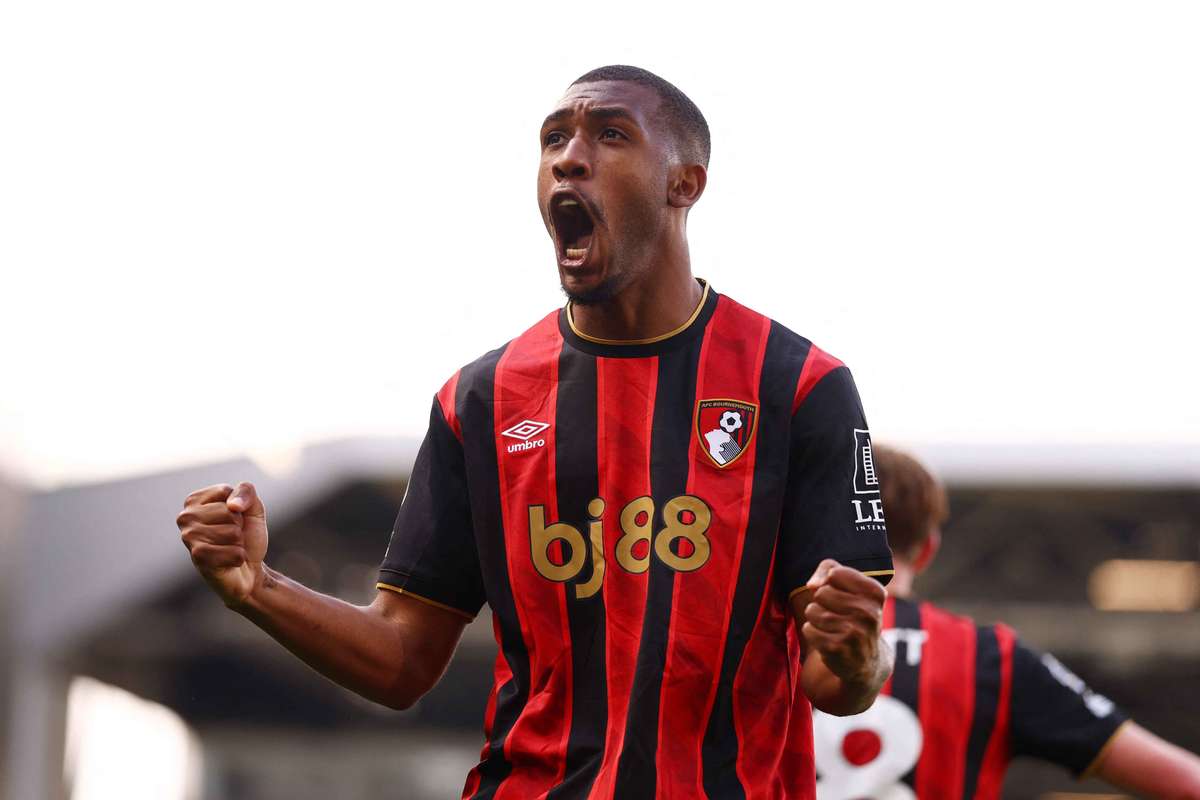 Rayan entra para a história como o primeiro brasileiro a marcar em três jogos consecutivos da Premier League