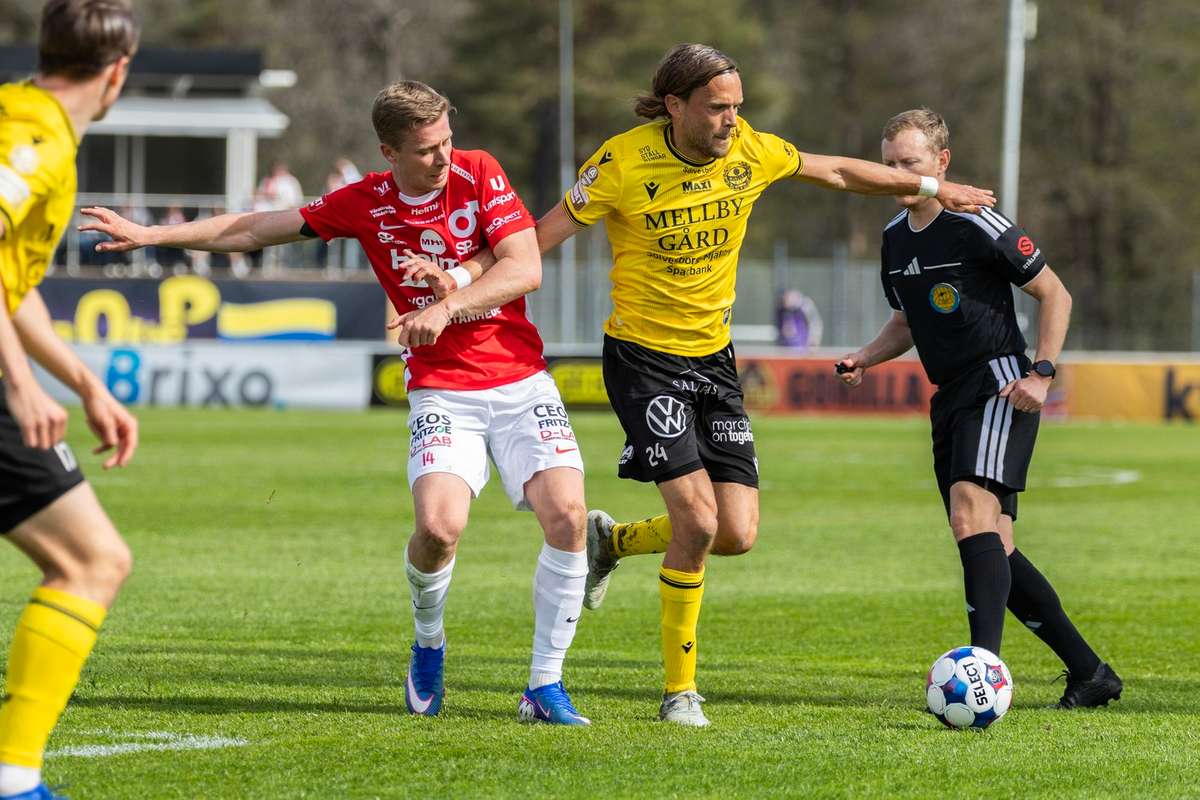 Mjallby snadno překonává Degerfors zatímco Hammarby způsobuje bolestivou porážku Goteborgu