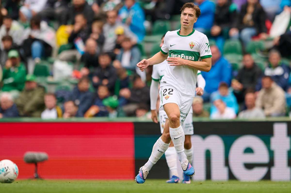 Juventus AC Milan e Manchester United seguem com atençao o central Affengruber do Elche