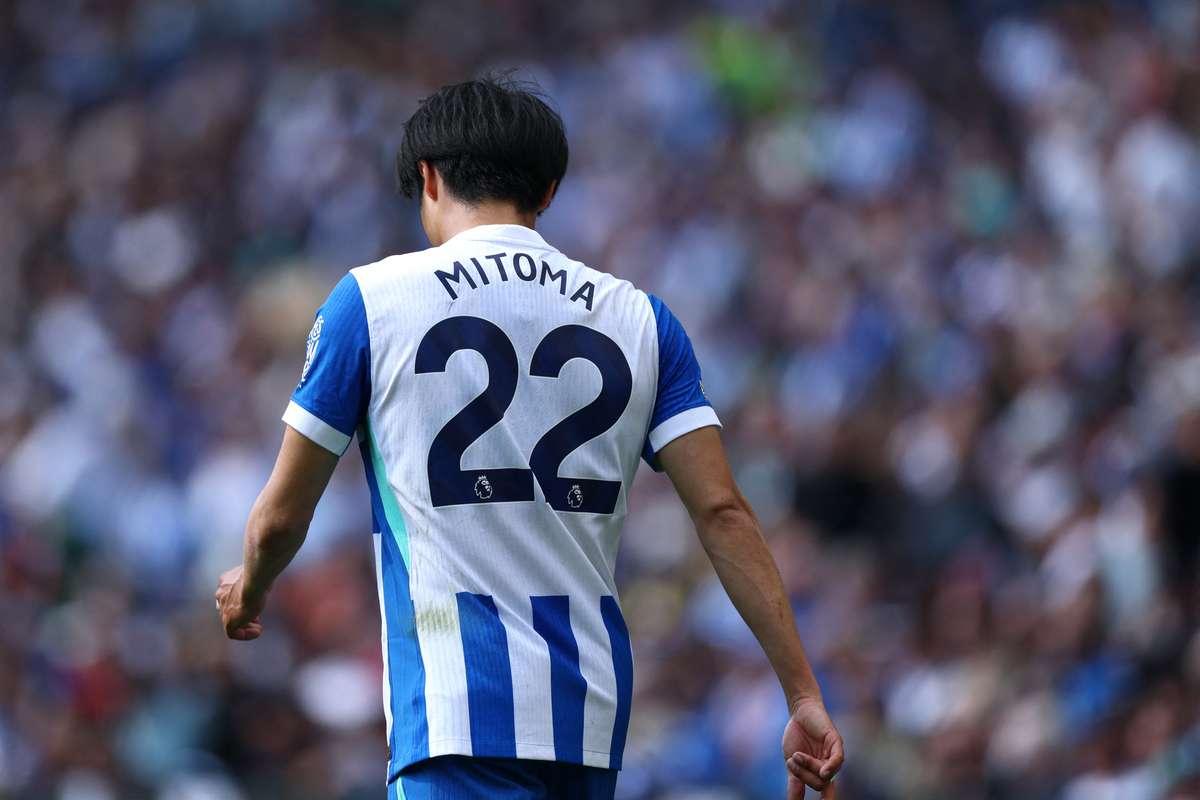 La participation de Kaoru Mitoma à la Coupe du monde incertaine