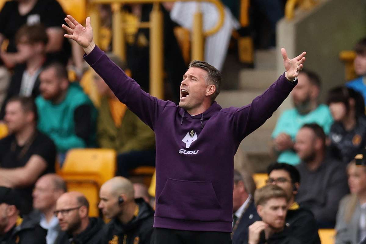 Trener Wolverhamptonu Rob Edwards priznava ze nekteri hraci musí odejít po trapne sezoně