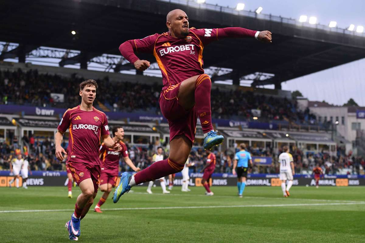 Malen Cetak Gol Penentu Kemenangan di Menit ke 101 Beri Roma Kemenangan Penting Lawan Parma