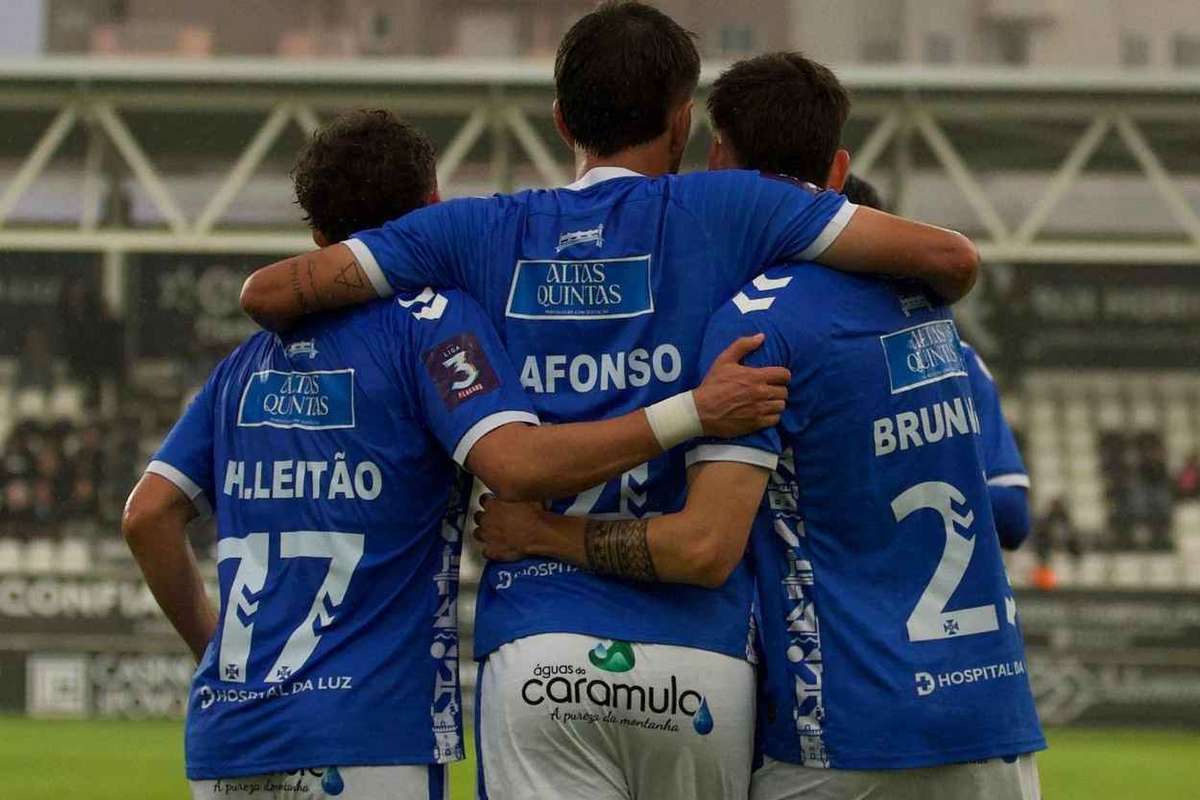 Liga 3: Belenenses vence Varzim (1-2) na estreia de Gonçalo Brandão