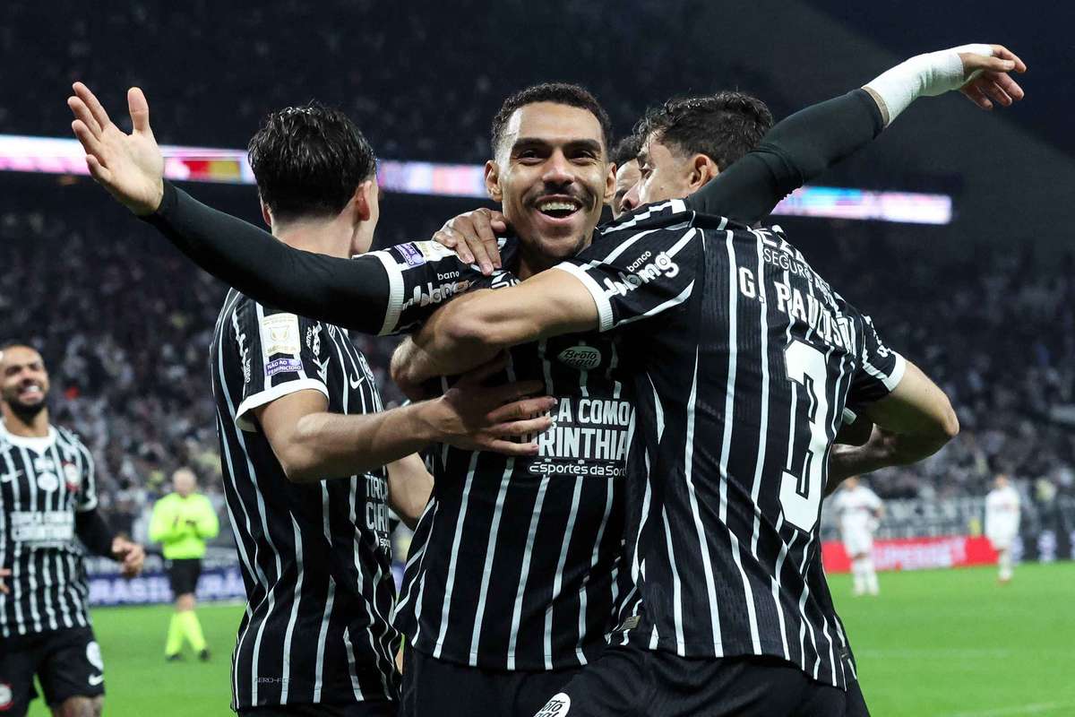Campeonato Brasileiro: Corinthians derrota São Paulo num dérbi agitado (3-2)