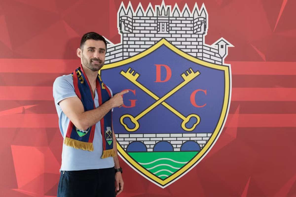 Confirmado: Avançado Roberto prolonga contrato com Desportivo de Chaves até 2027